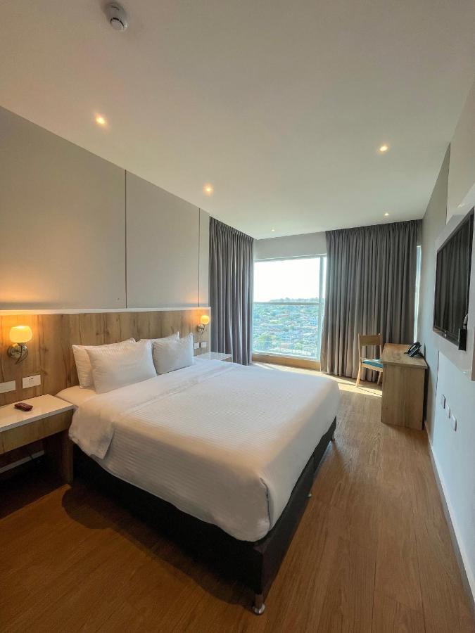 Hotel Wyndham Garden Cartagena Esterno foto